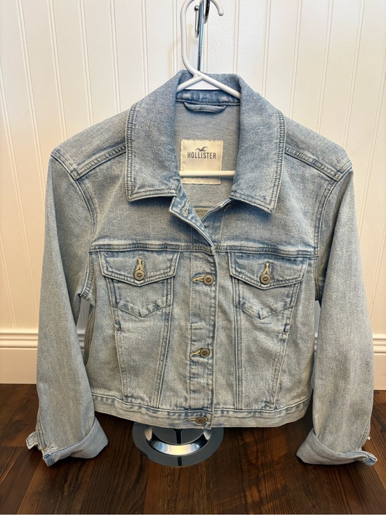 Hollister Jackets & Blazers - Hollister Light Wash Blue Denim Trucker Jacket